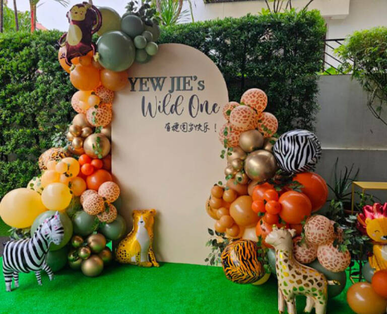 Backdrop with balloons