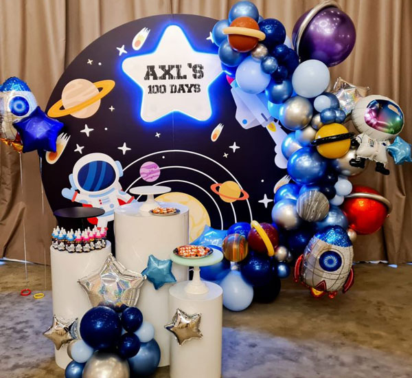 Round Panel Backdrop with balloons Singapore