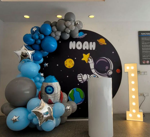 Round Panel Backdrop with balloons Singapore