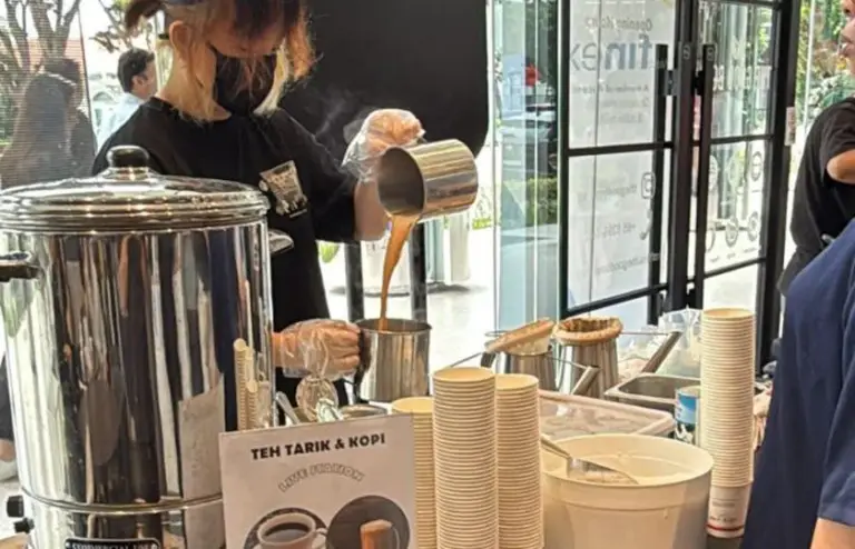 live-teh-tarik-kopi-station-event-catering-singapore